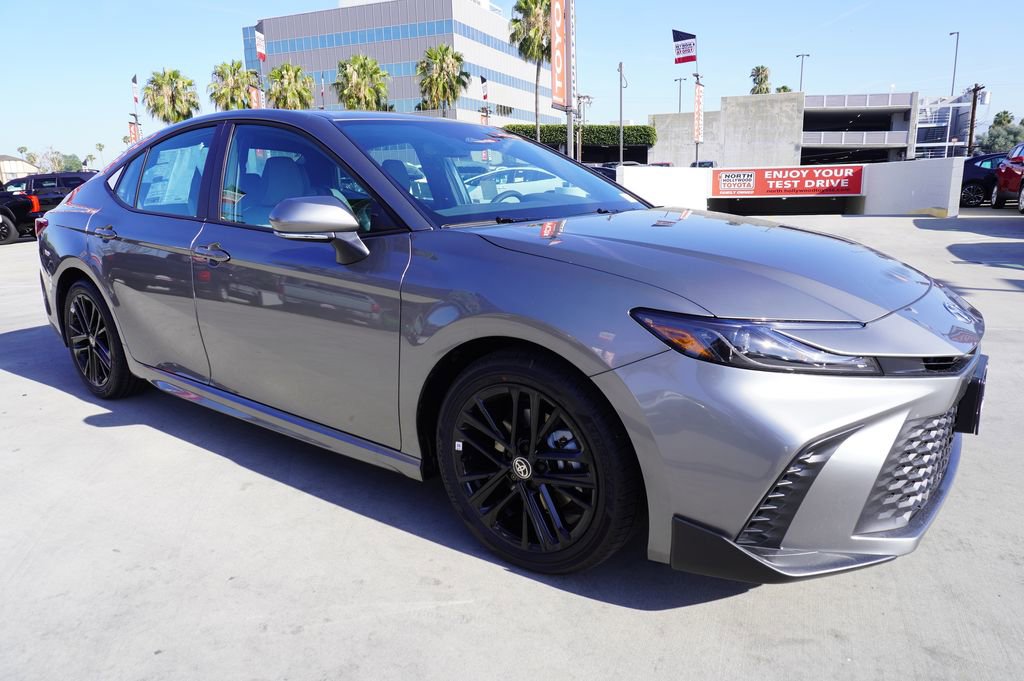 New 2026 Toyota Camry SE FWD image 3