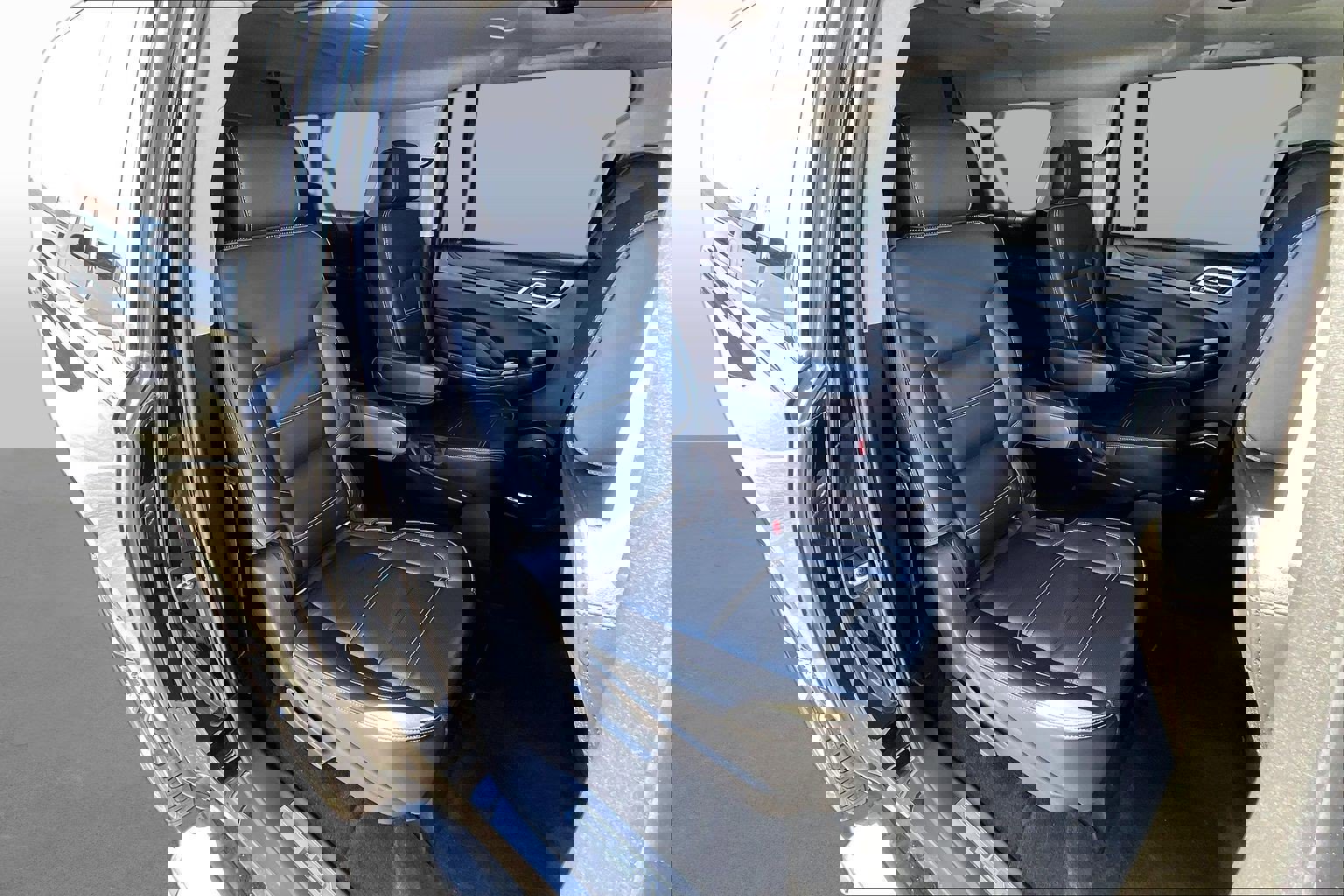 Used 2018 GMC Yukon XL Denali w/ Denali Ultimate Package image 22