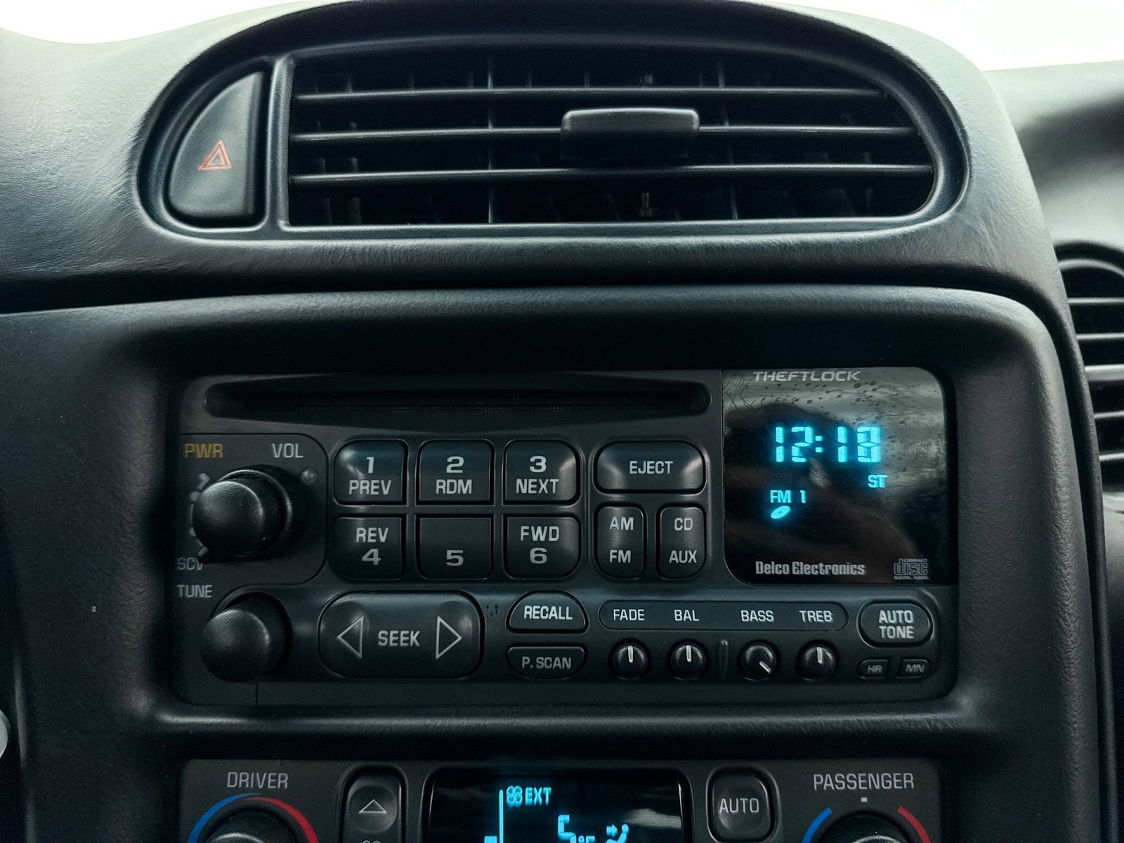 Used 2000 Chevrolet Corvette Coupe w/ Lighting Pkg image 4