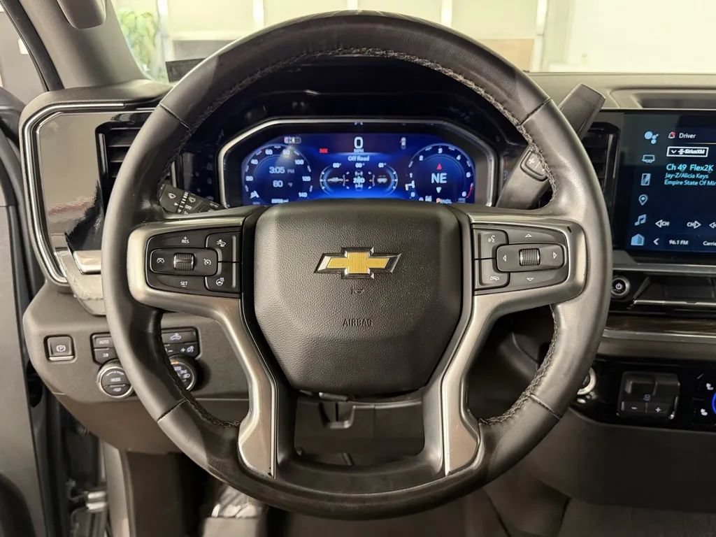 Used 2024 Chevrolet Silverado 2500 LT w/ Convenience Package AWD/4WD image 17
