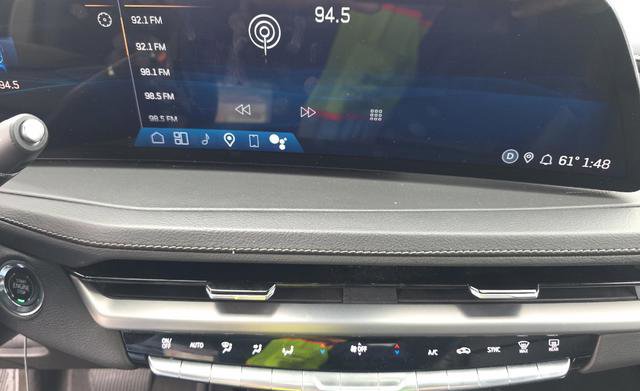 Used 2024 Cadillac XT4 Premium Luxury image 9