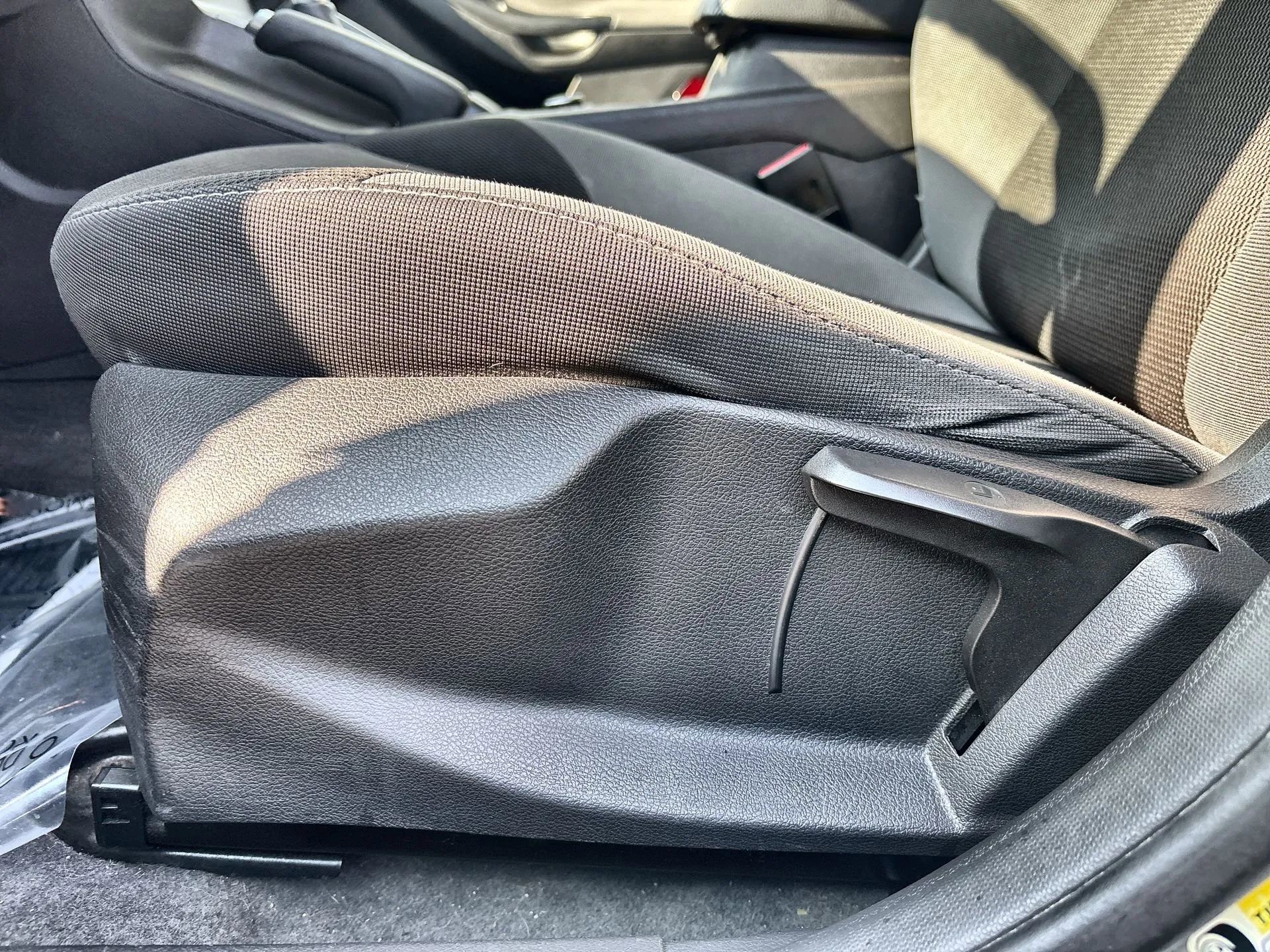 Used 2014 Ford Focus SE w/ SE Winter Package image 14