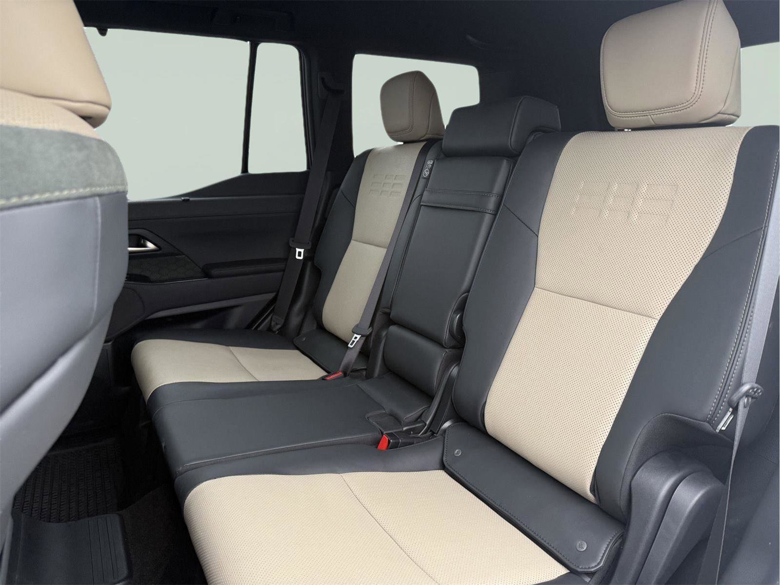 Used 2024 Lexus GX 550 image 22