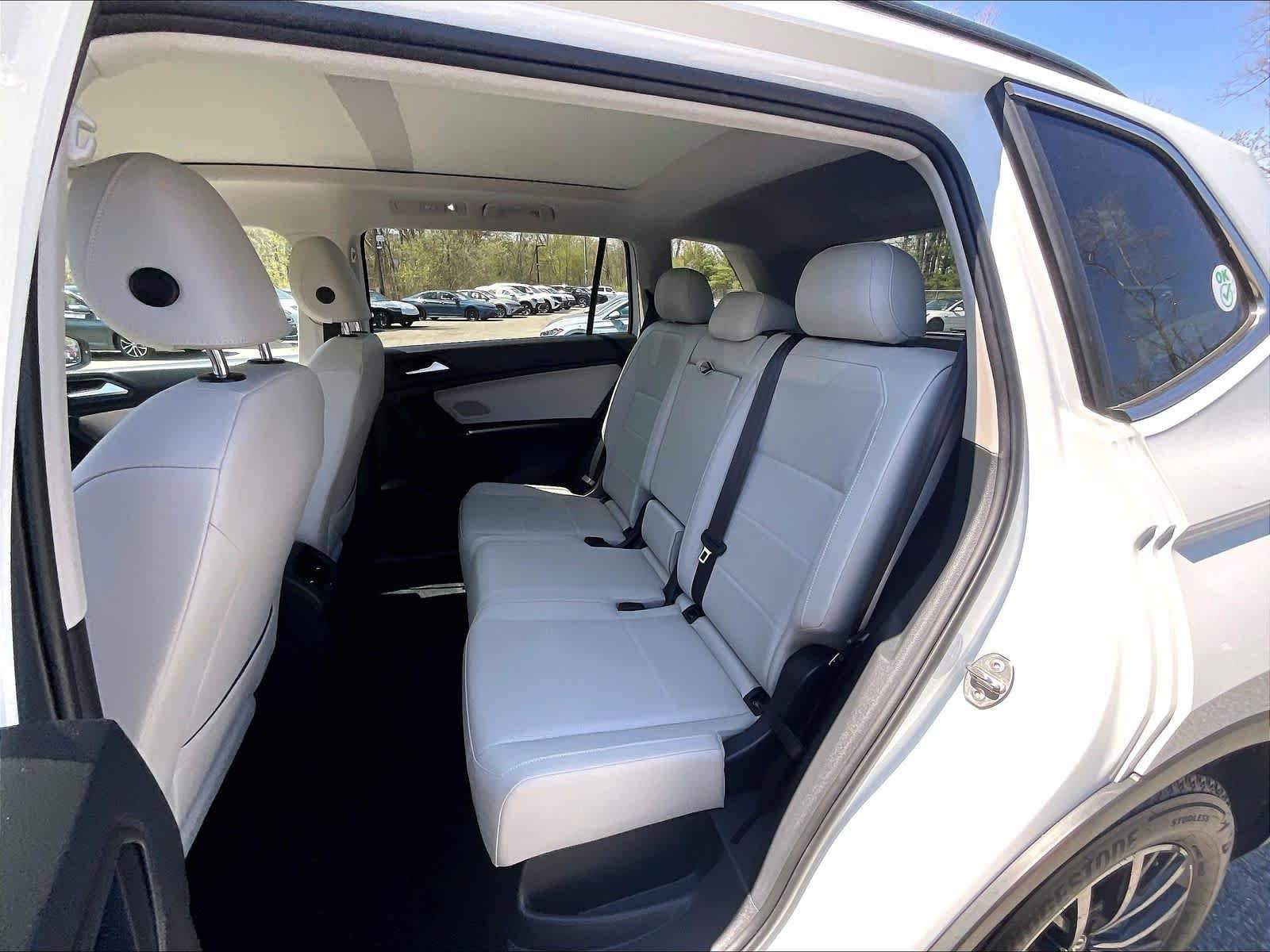 Used 2020 Volkswagen Tiguan SE AWD/4WD image 15