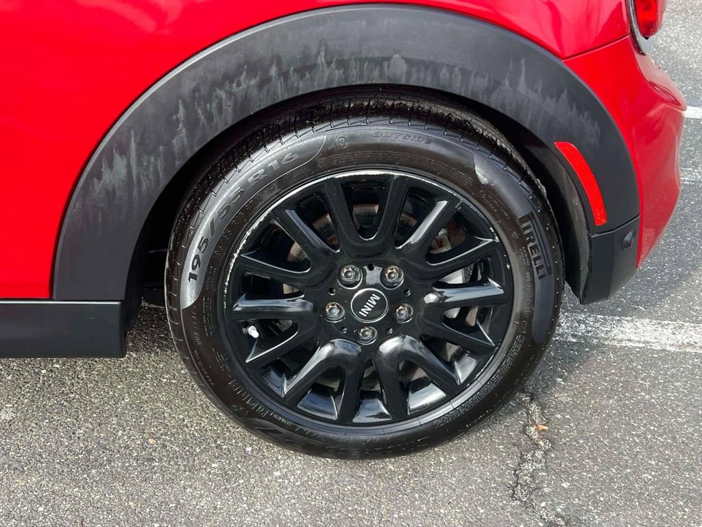 Used 2017 MINI Cooper S image 9