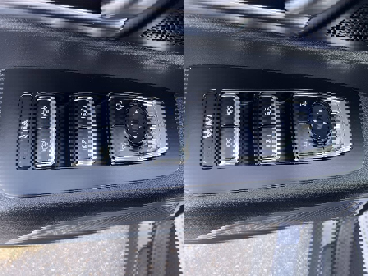 Used 2024 Kia Telluride EX image 19