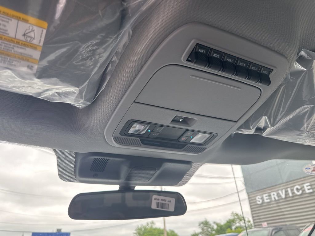 New 2025 Ford F350 XL w/ XL Chrome Package image 19