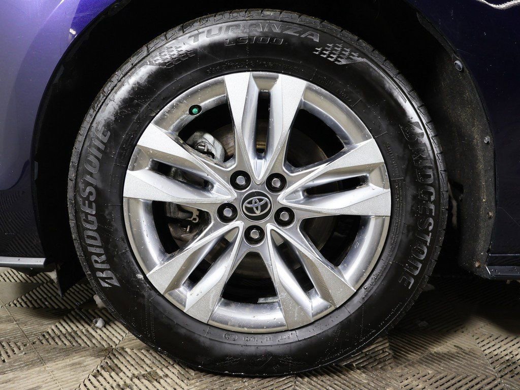 Used 2022 Toyota Sienna Limited AWD/4WD image 22