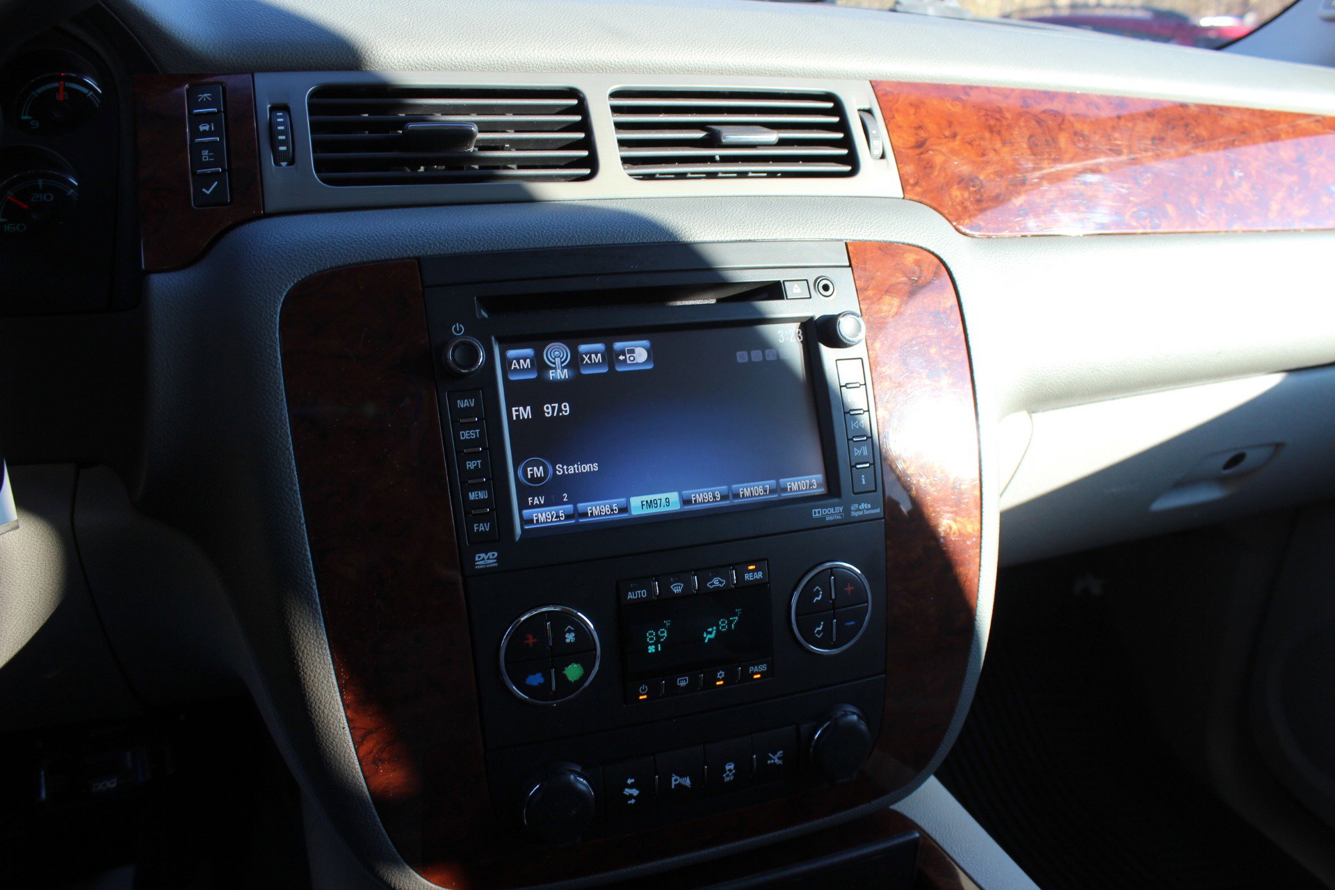 Used 2013 Chevrolet Tahoe LTZ image 26