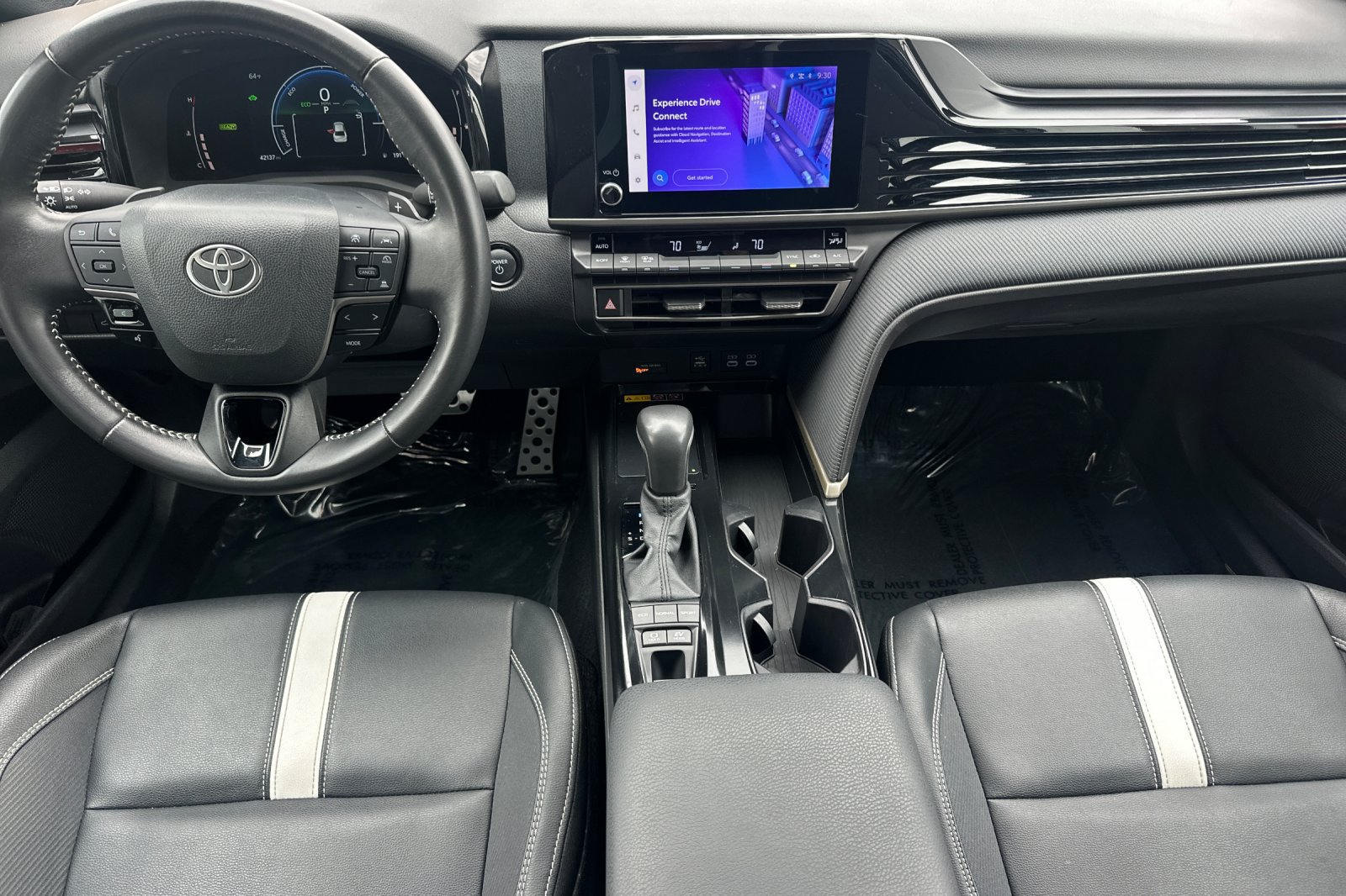 Certified 2025 Toyota Camry SE FWD image 17