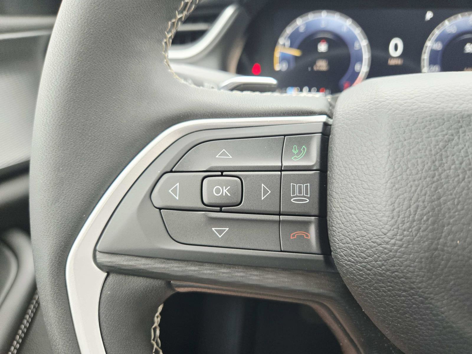 Used 2024 Jeep Grand Cherokee Altitude image 22