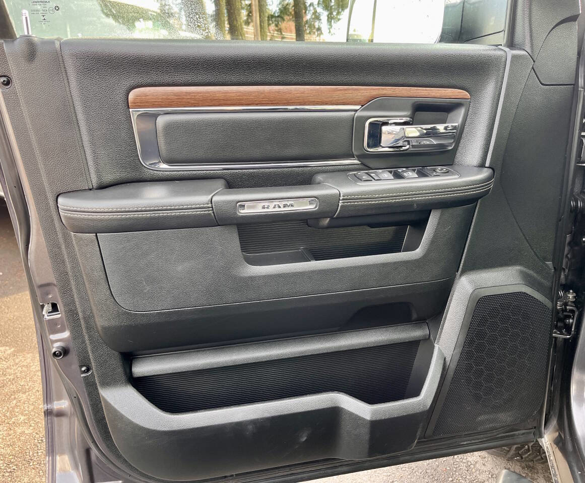 Used 2017 RAM 1500 Laramie w/ Convenience Group image 17