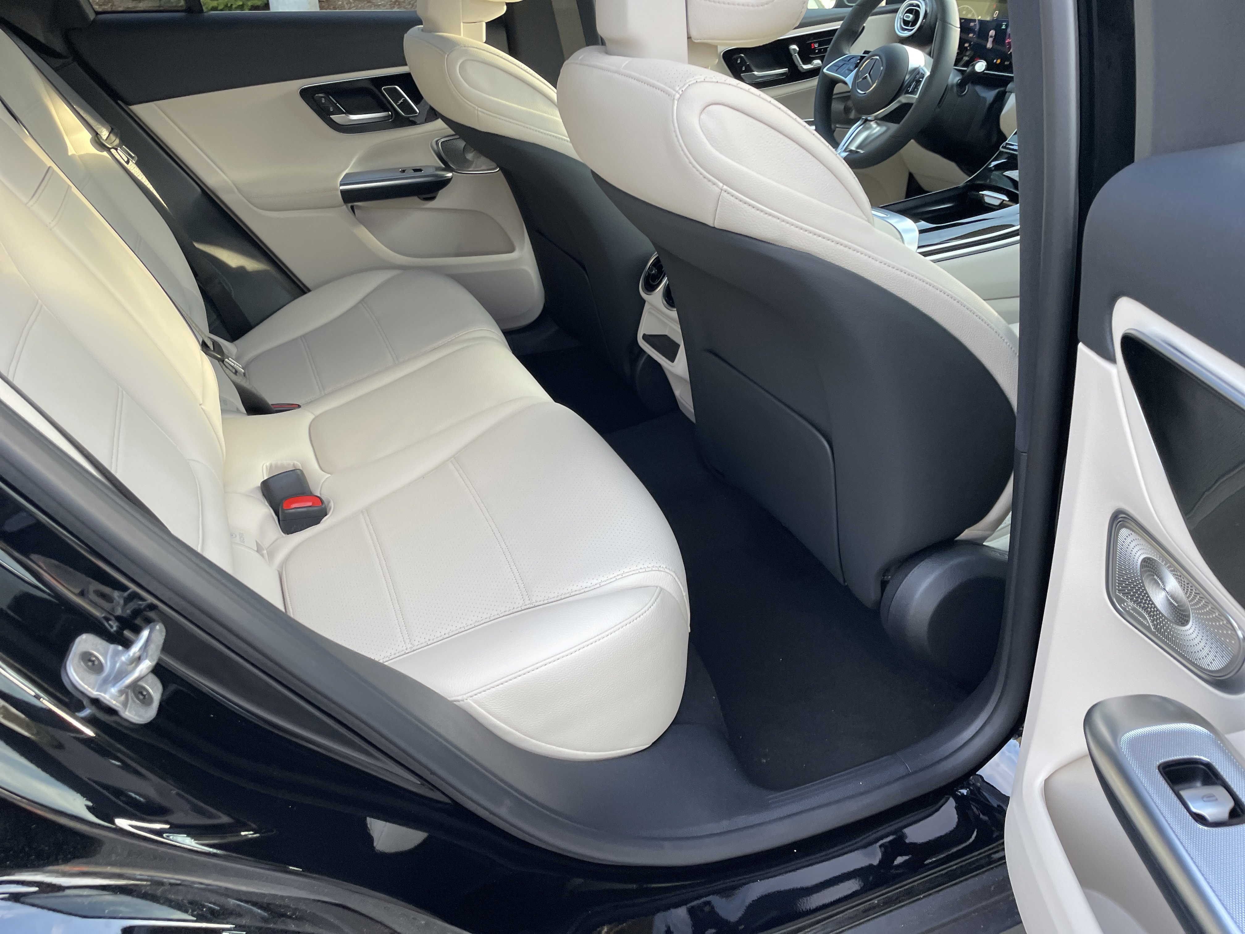 New 2026 Mercedes-Benz GLC 300 image 39