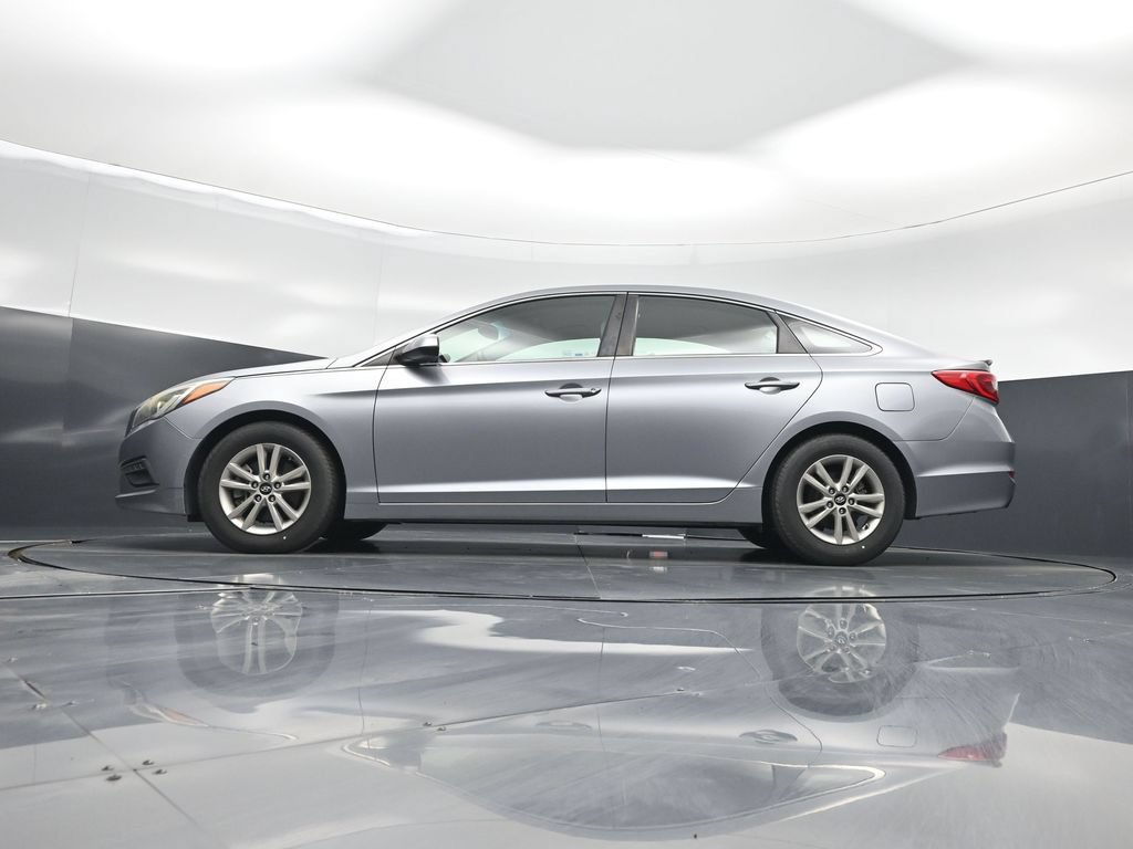 Used 2015 Hyundai Sonata SE w/ Option Group 09 FWD image 7
