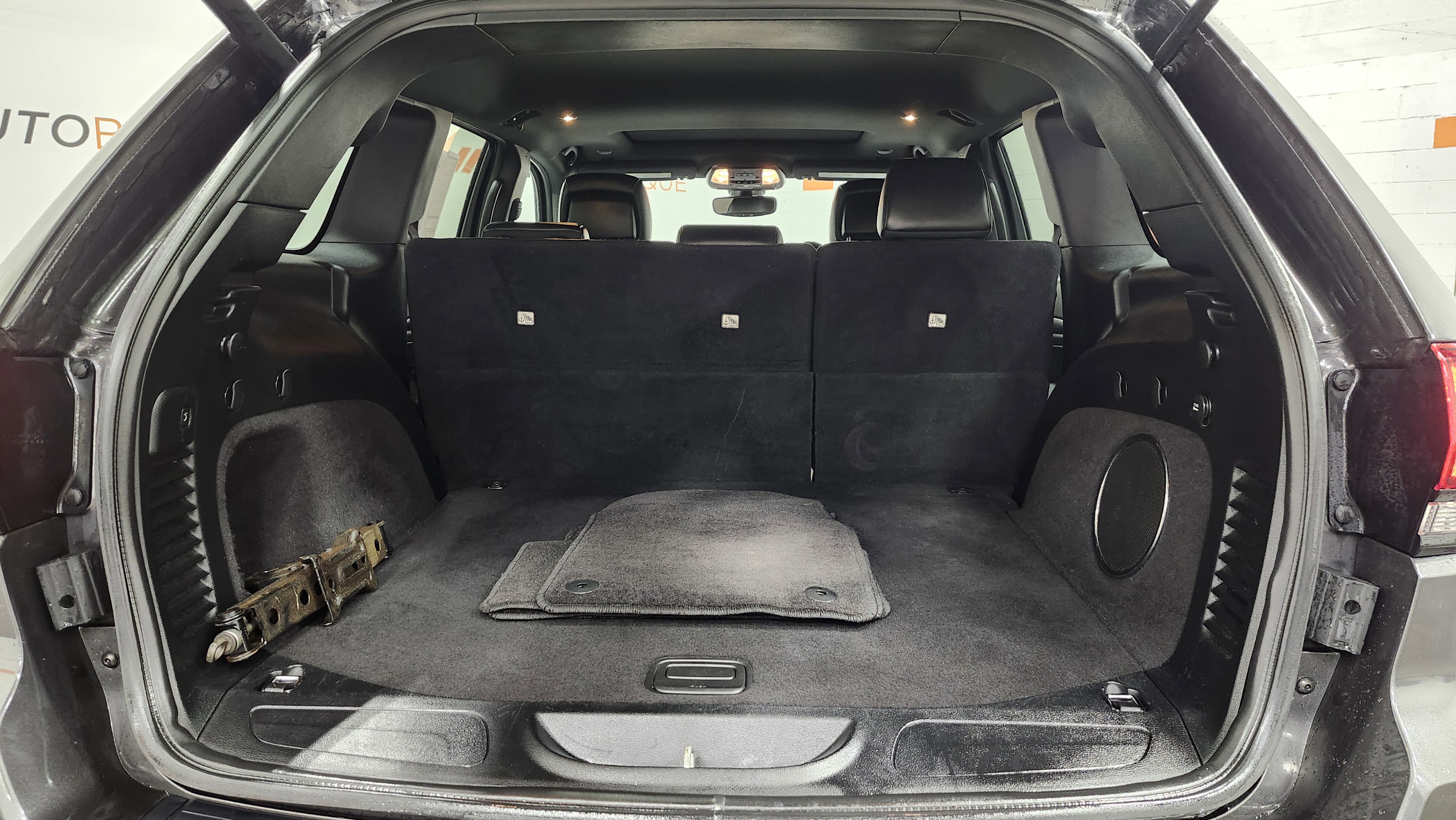 Used 2019 Jeep Grand Cherokee Altitude image 21