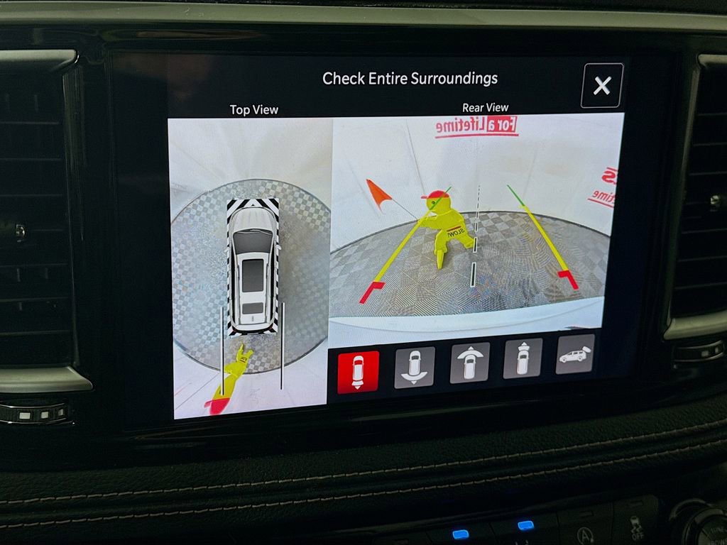 Used 2022 Chrysler Pacifica Limited FWD image 7