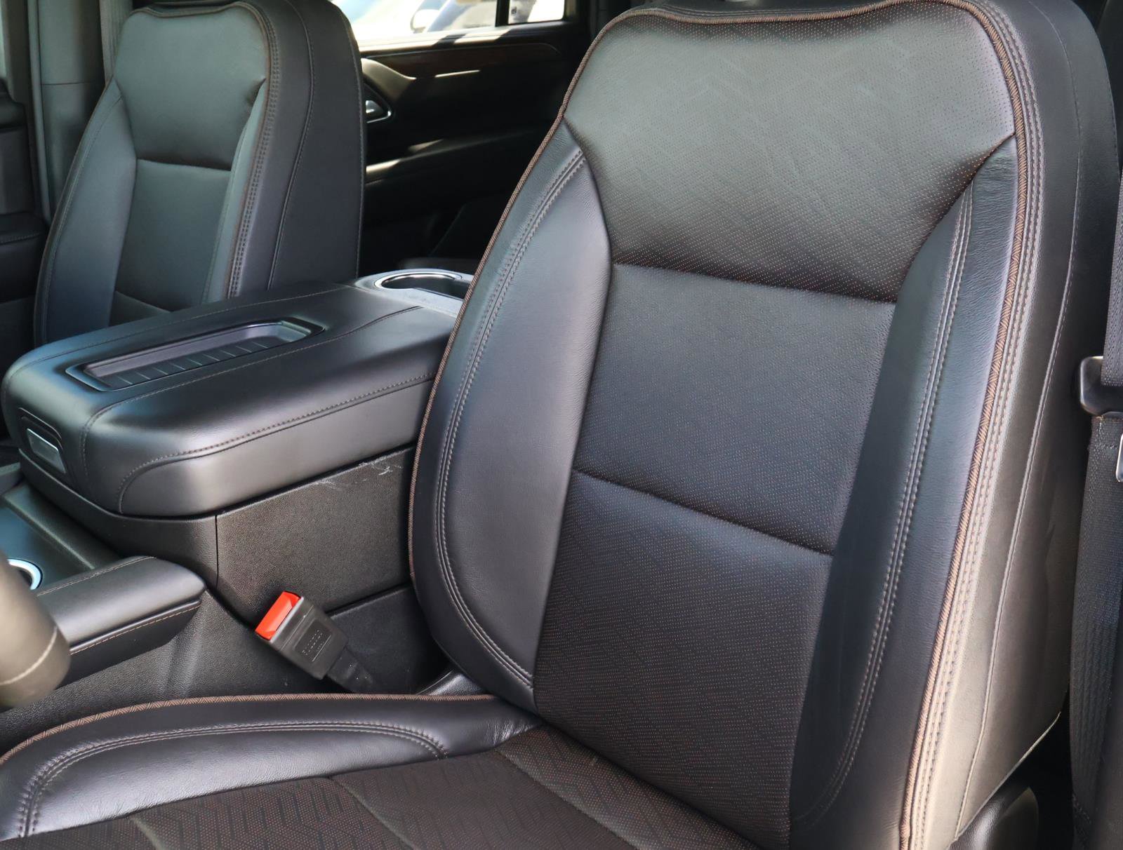 Used 2024 Chevrolet Suburban High Country image 18