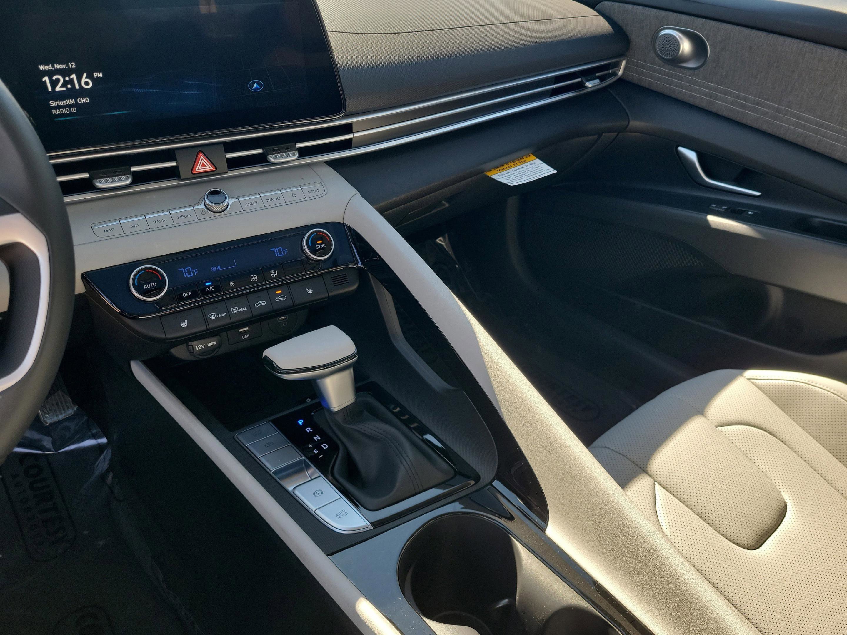 New 2026 Hyundai Elantra Limited image 32