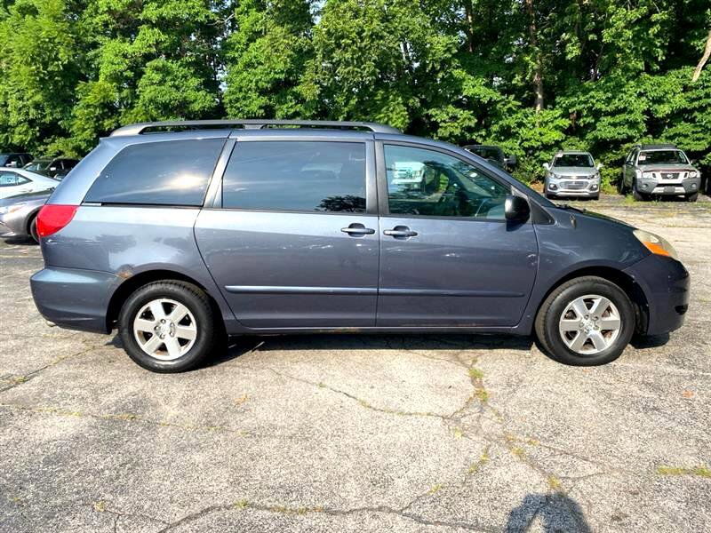 Used 2010 Toyota Sienna CE image 4