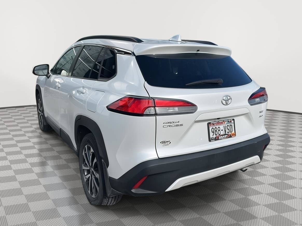 Used 2023 Toyota Corolla Cross XLE w/ Convenience Package image 7