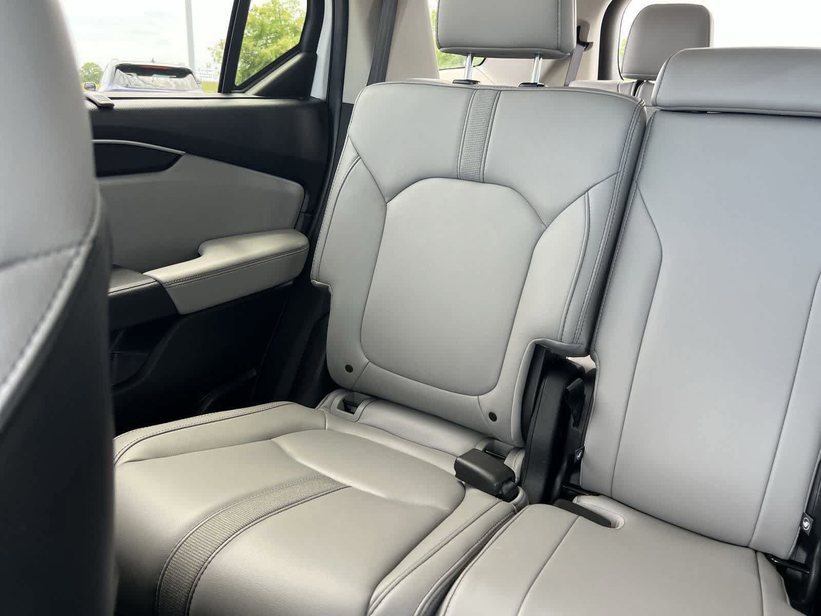 Used 2025 Honda Pilot EX-L image 7