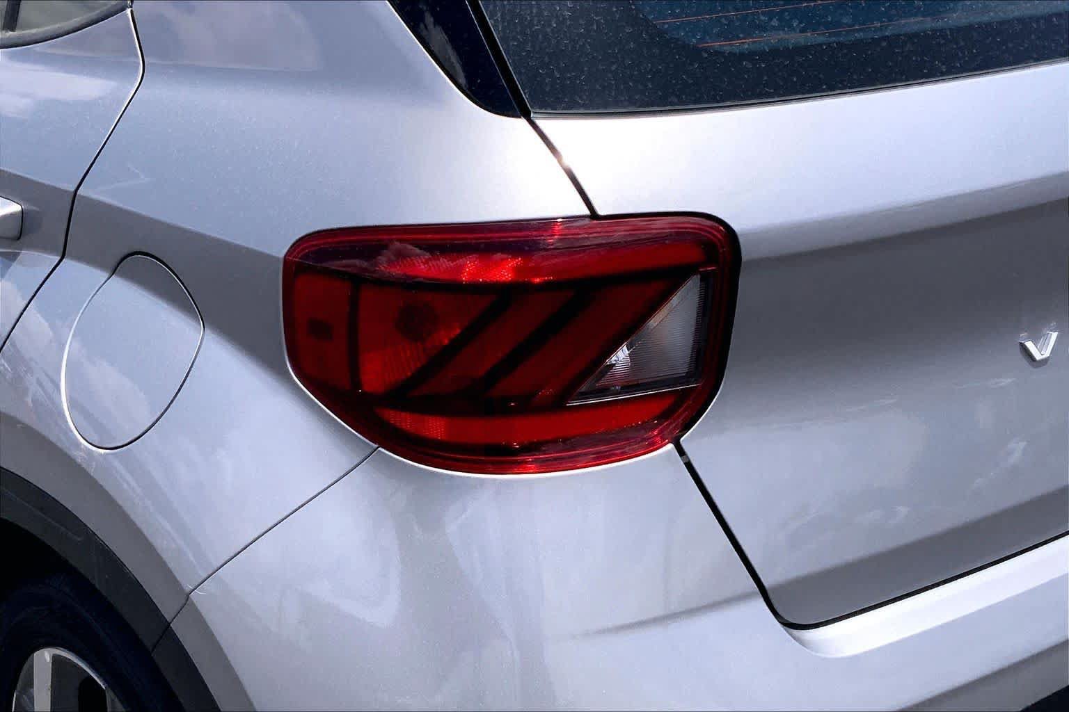Used 2025 Hyundai Venue SEL FWD image 29