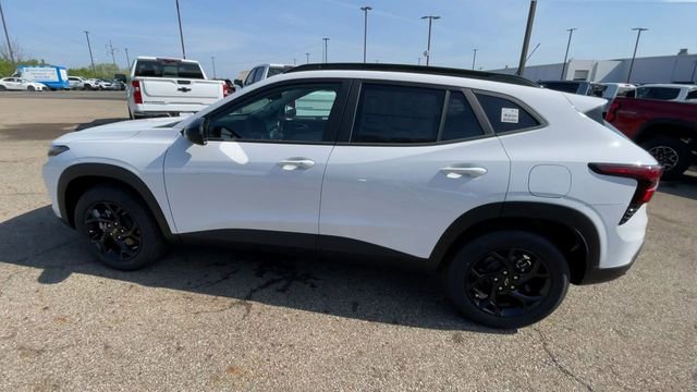 New 2026 Chevrolet Trax LT w/ Driver Confidence Package FWD image 7