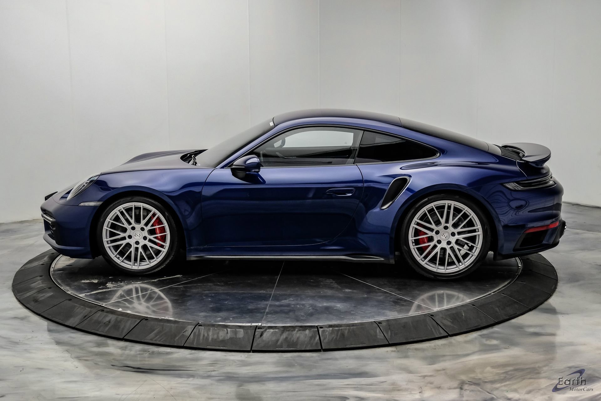Used 2021 Porsche 911 Turbo image 8