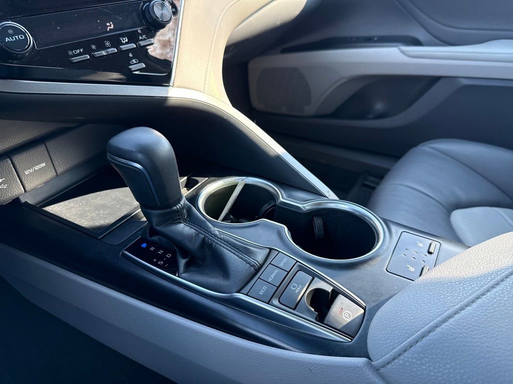 Used 2018 Toyota Camry L image 32