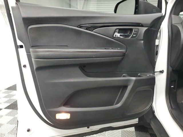 Certified 2023 Honda Ridgeline Black Edition image 17