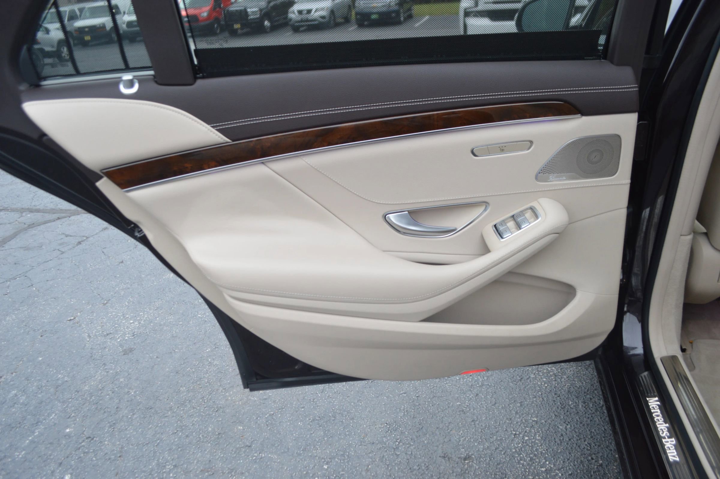 Used 2015 Mercedes-Benz S 550 4MATIC Sedan w/ Premium 1 Package image 26