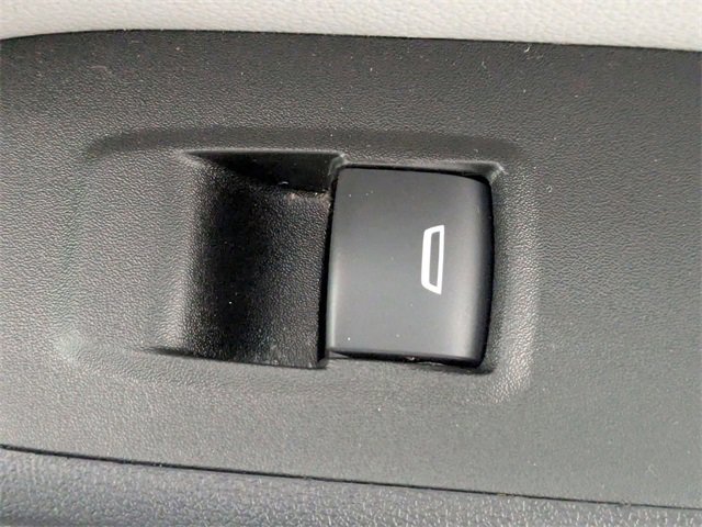 Used 2023 Chevrolet Equinox LT w/ Driver Convenience Package image 35