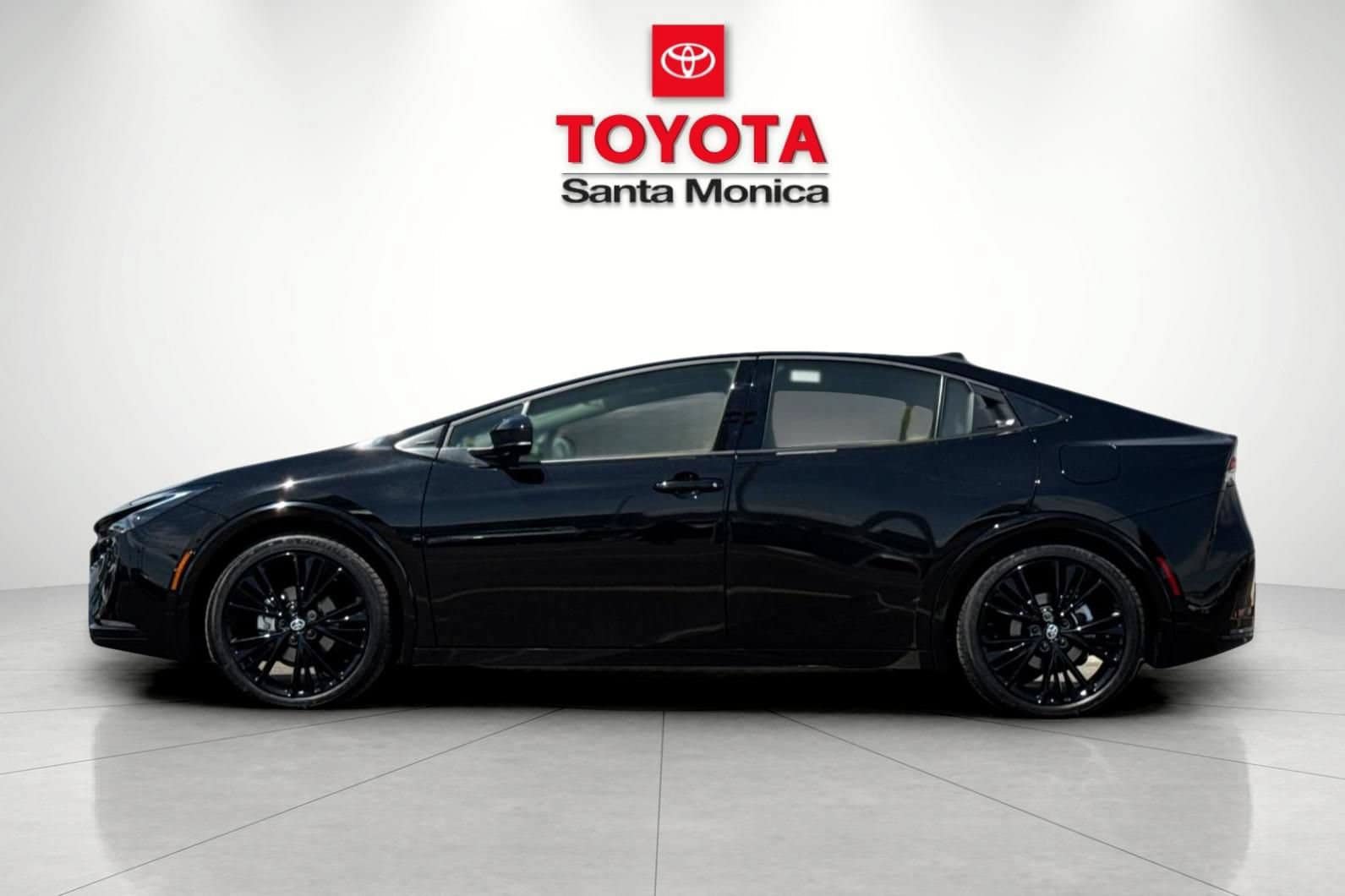 New 2027 Toyota Prius FWD image 8