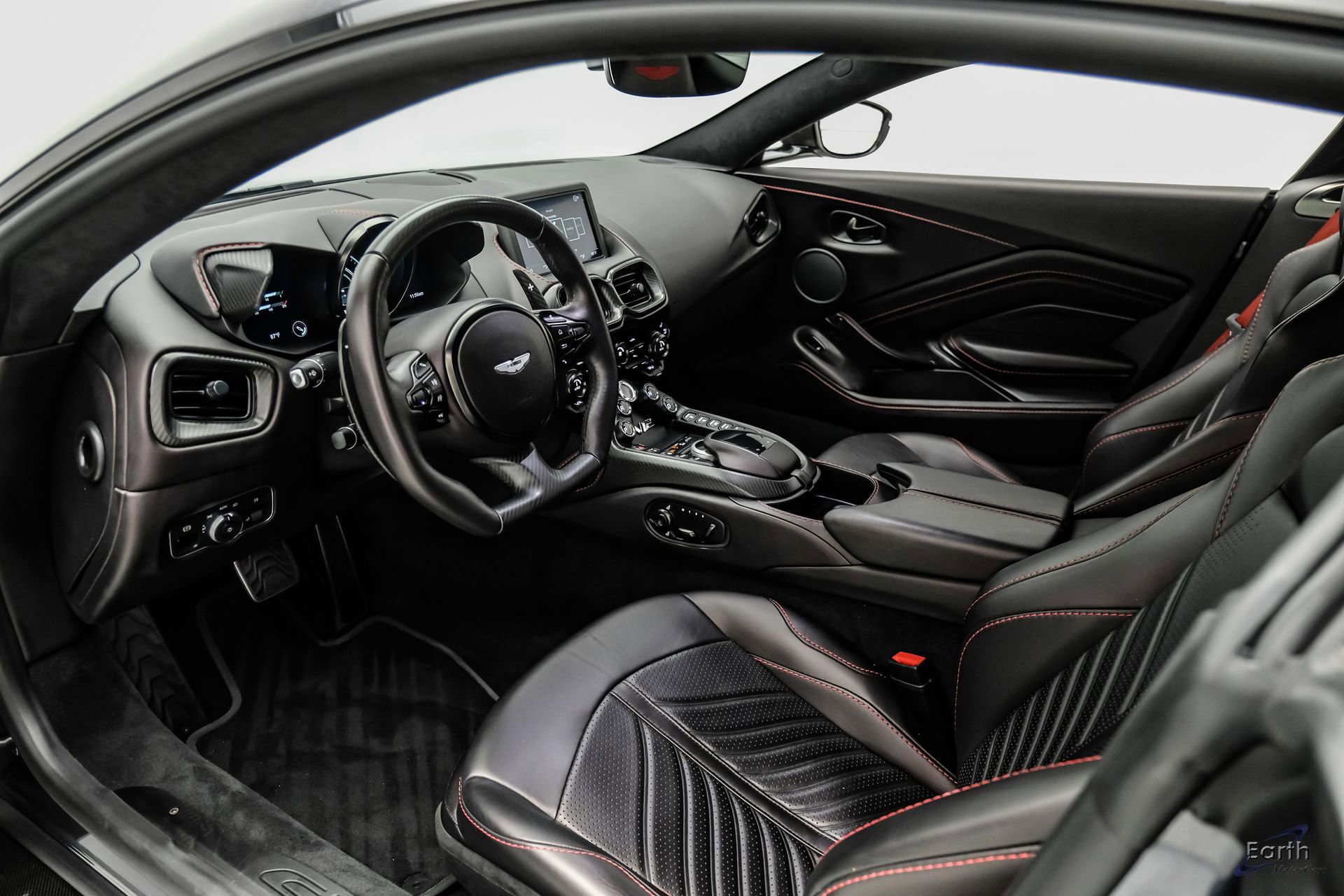 Used 2023 Aston Martin V12 Vantage RWD image 2