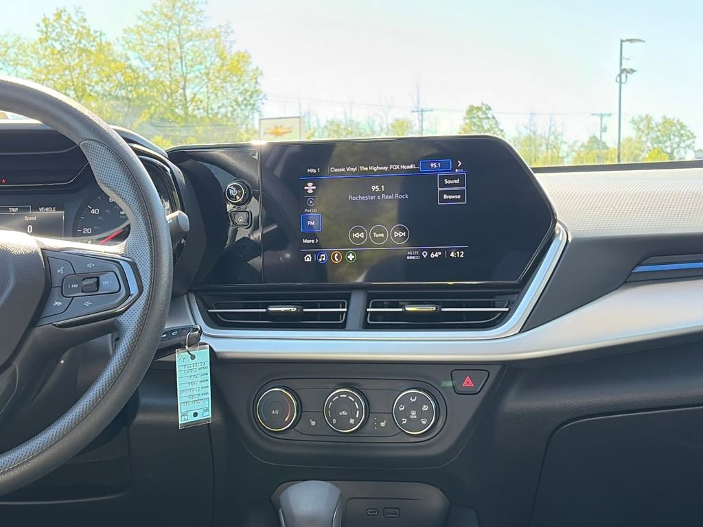 Used 2024 Chevrolet Trax LS w/ LS Convenience Package FWD image 19