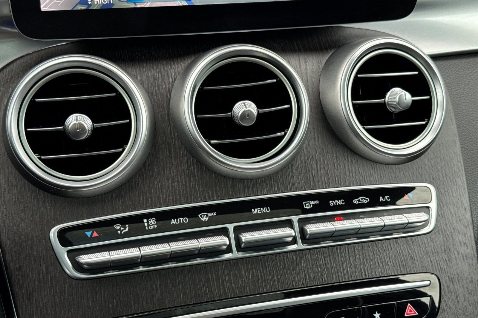 Used 2021 Mercedes-Benz GLC 300 4MATIC image 27