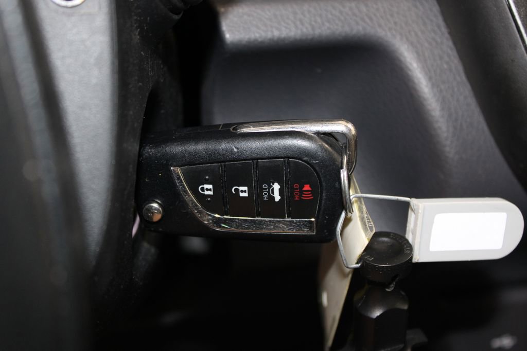 Used 2022 Toyota Camry SE FWD image 24