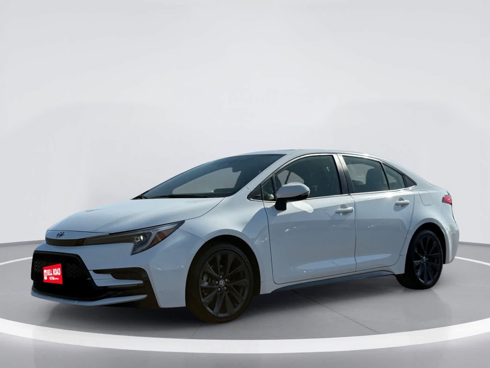 Used 2023 Toyota Corolla SE w/ SE Package FWD image 2