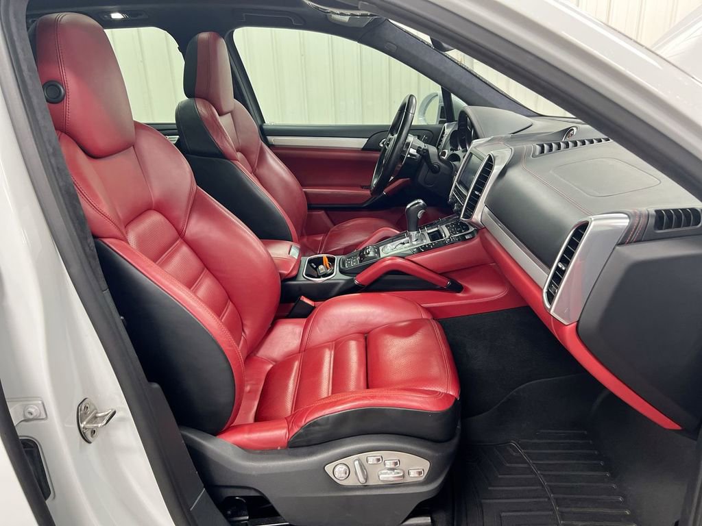 Used 2016 Porsche Cayenne GTS AWD/4WD image 23