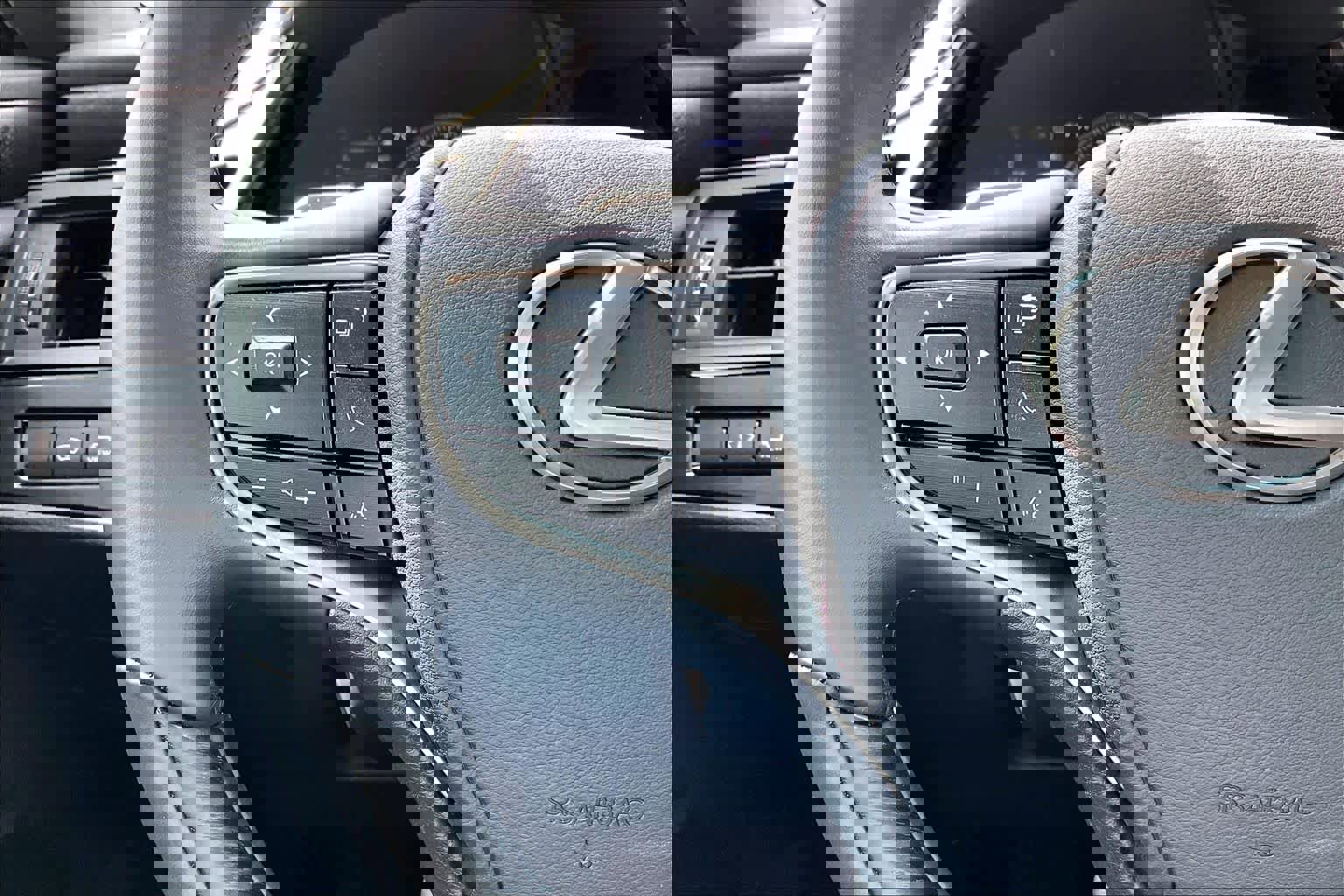 Used 2023 Lexus ES 350 Ultra Luxury w/ Accessory Package (Z2) FWD image 24