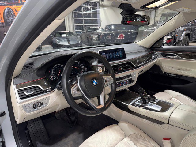 Used 2016 BMW 750i xDrive image 8