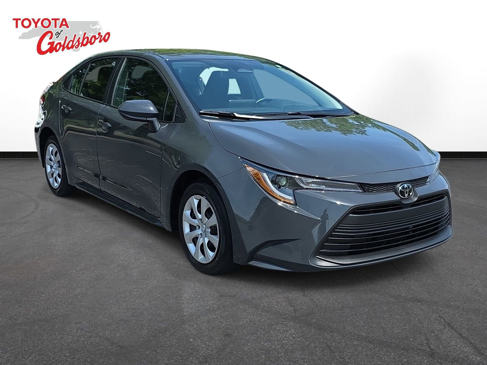 Used 2026 Toyota Corolla LE image 3