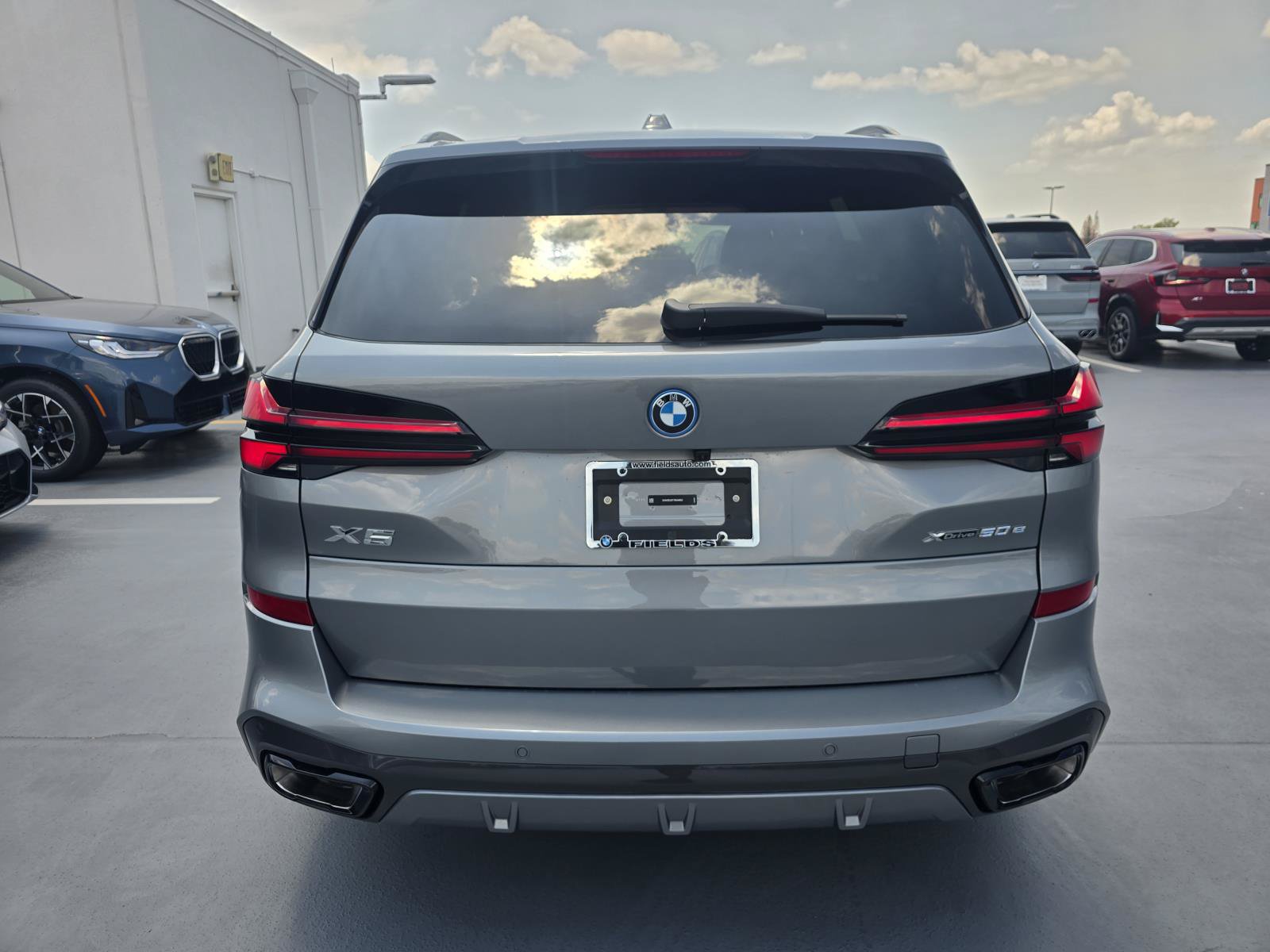 New 2026 BMW X5 xDrive50e w/ M Sport Package AWD/4WD image 4