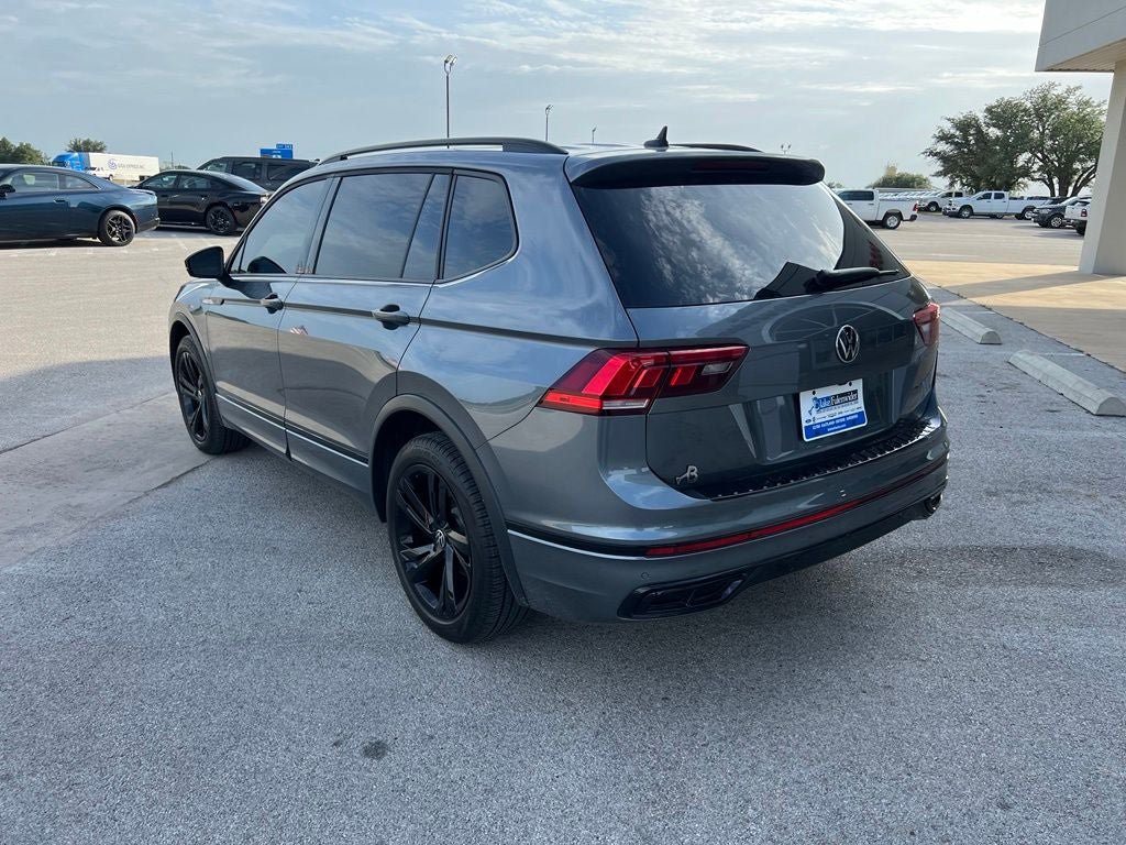 Used 2024 Volkswagen Tiguan SE R-Line w/ MDO Package, Three-Row FWD image 4