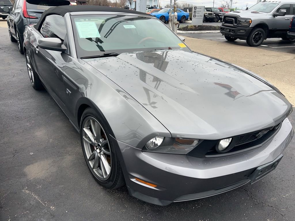 Used 2010 Ford Mustang GT RWD image 3