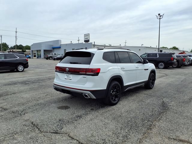 Used 2025 Volkswagen Atlas Peak Edition SE AWD/4WD image 23