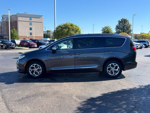 Used 2021 Chrysler Pacifica Limited w/ Premium & Safety Sphere Group AWD/4WD image 4