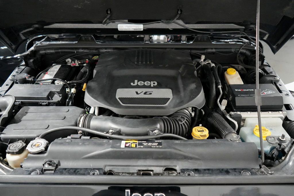 Used 2017 Jeep Wrangler Unlimited Rubicon image 42