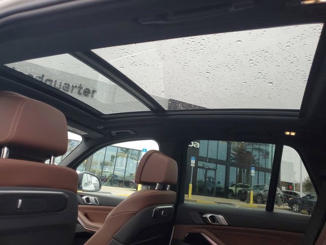 Used 2025 BMW X5 xDrive40i w/ Climate Comfort Package image 13