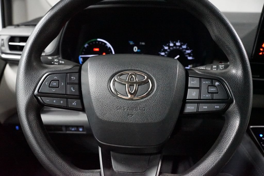 Certified 2023 Toyota Sienna LE FWD image 12